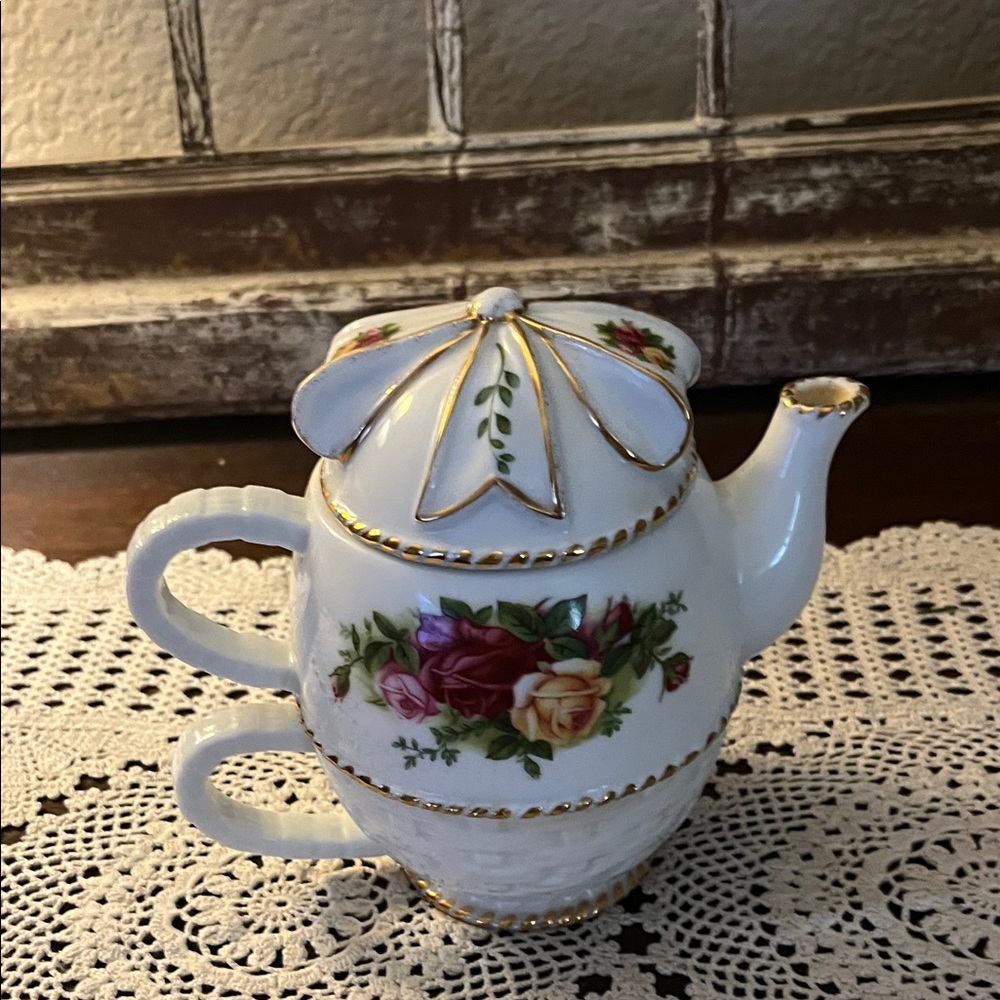 Porcelain Rose Teapot and Cup Set with Gold Trim